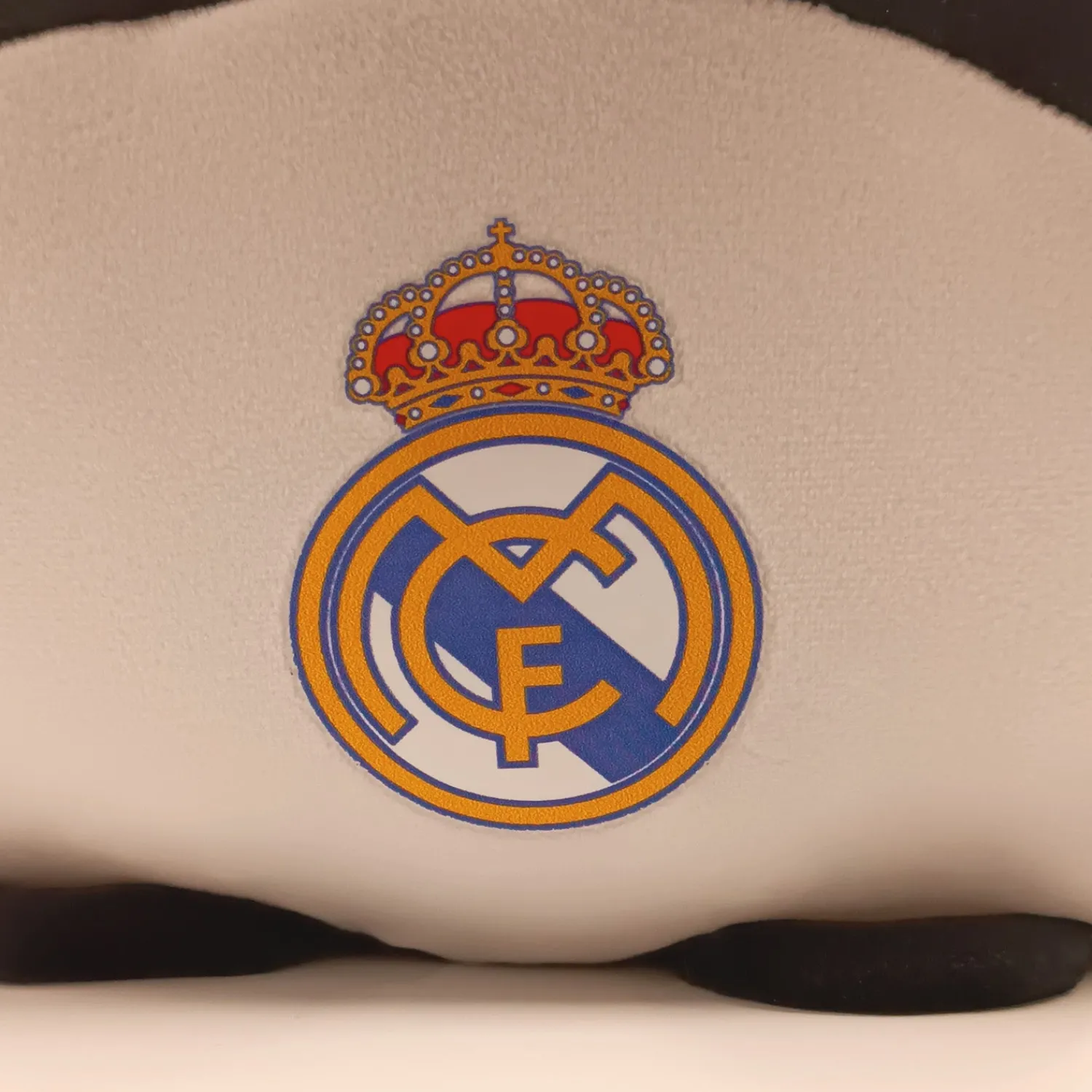 CyP Brands Evolution S.L. Spiele & Spielzeug|Real Madrid Panda Squeeze Plüschkissen 30cm
