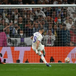 Pursuit 3 Zurück Zur Schule|Memorabilia|Santiago Bernabéu Stadion Tornetz CL 21/22 Eingerahmt