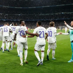 Pursuit 3 Zurück Zur Schule|Memorabilia|Santiago Bernabéu Stadion Tornetz CL 21/22 Eingerahmt